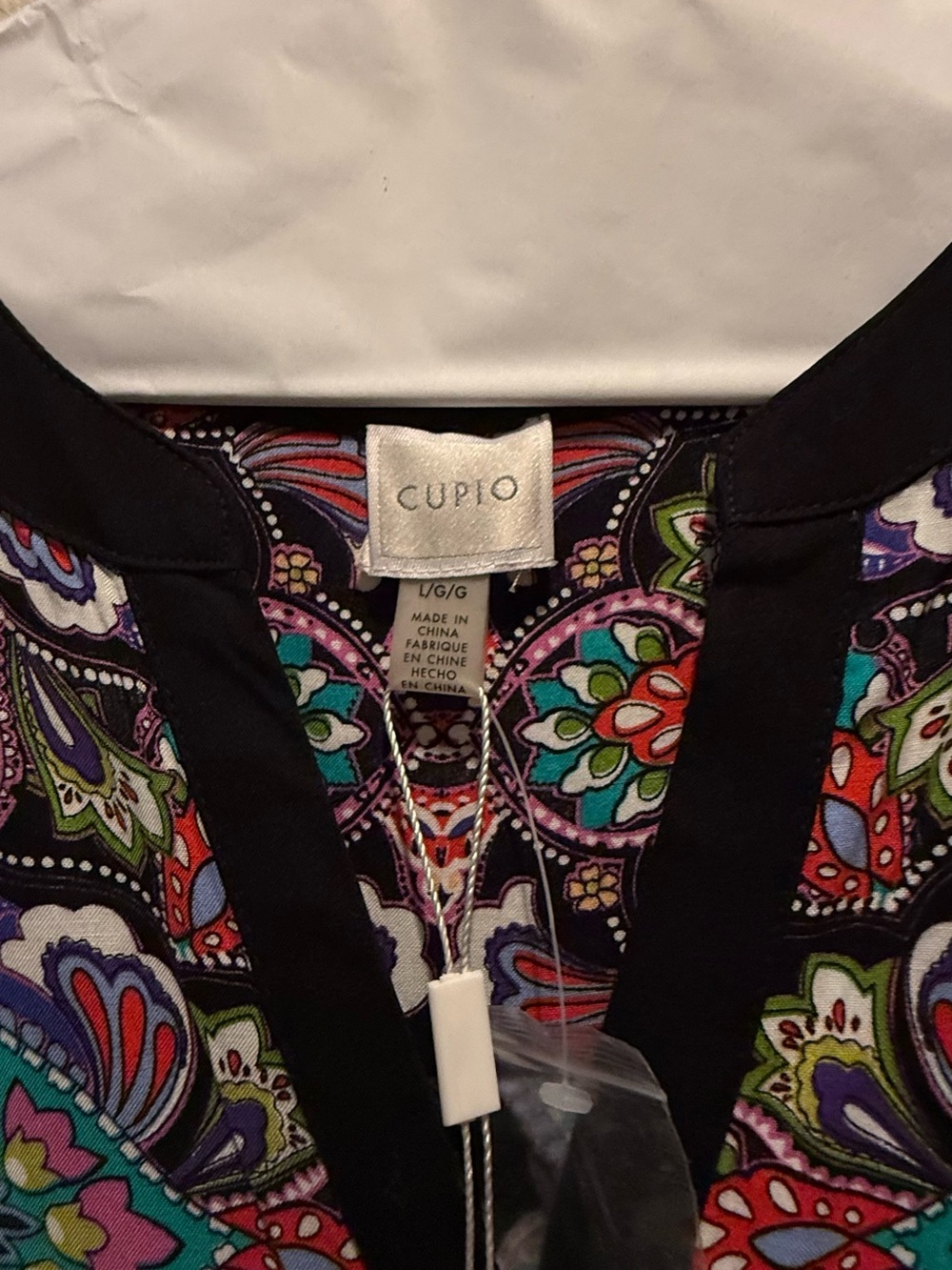 Cupio Black Sleeveless Tunic with Colorful Floral Medallion Panel - Picture 2 of 4